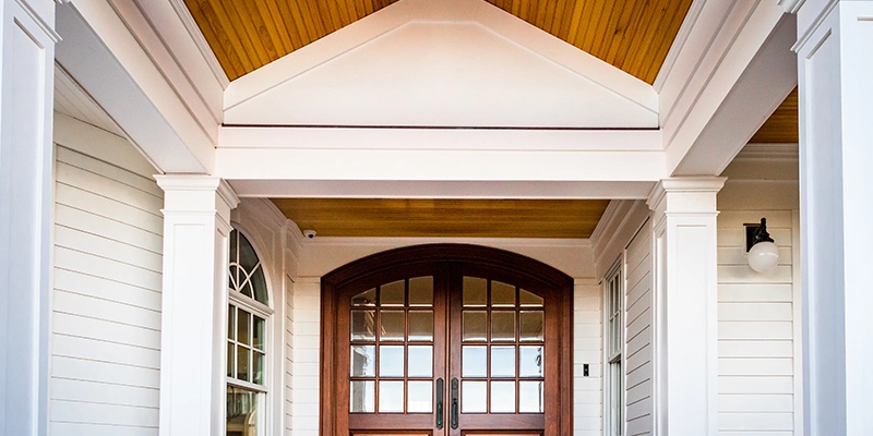 Custom Carpentry Crown Molding and Trim